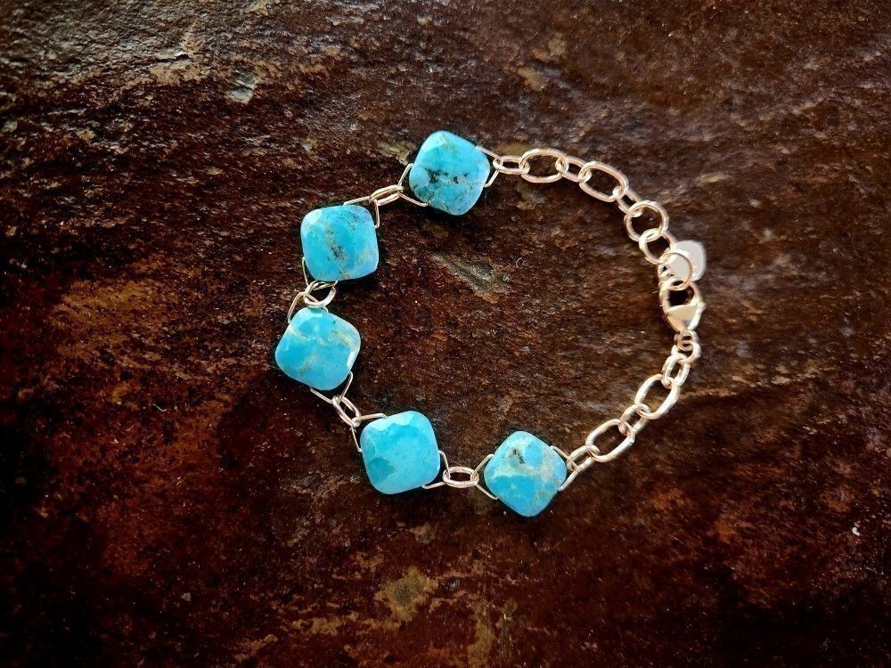 Kingman Turquoise Gold Link Bracelet