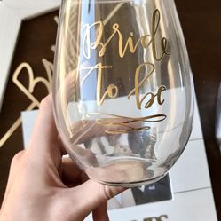 Bride To Be Stemless Wine Glass - Gold Lettering