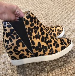 Women’s boots size 9