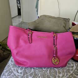 Michael Kors purse W/ Matching Wallet