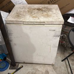 Chest Freezer 6 Cu