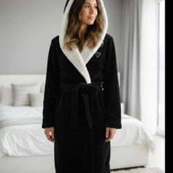 Victoria’s Secret Plush Shepra Hooded Robe