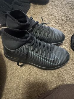 Kids Cleats Size 3