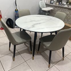 Portland Round White Round 4 Pc Dining Room