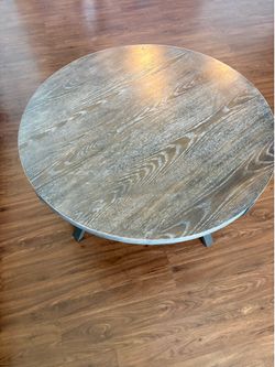 Round coffe table