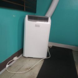 Black & Decker Portable Air Conditioner With Exhaust 
