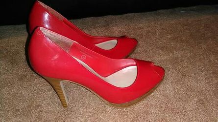 Women's high heel shoes size 7 Sarah Jayne brand