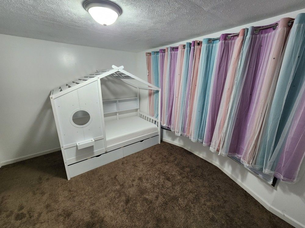 Toddler house Bed