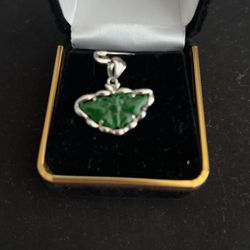 Dark Green Butterfly Jade Pendant set In 18kt White Gold