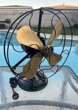 Rare Early 20th Century General Electric Table Top Fan, Brass Blades and Black Cast Iron Body