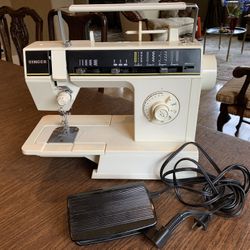 Singer Sewing Machine 6215c - Still Available