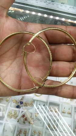 14k italian gold 2 1/2 inch long 8.8 grams