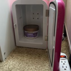 mini fridge 