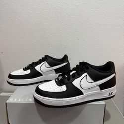 Nike Airforce 1 LV8 shoe