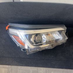2022 Subaru, Forrester, Headlight