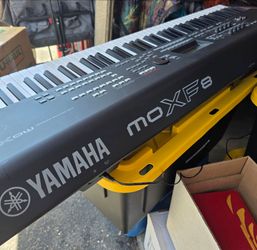 YAMAHA MOXF8
