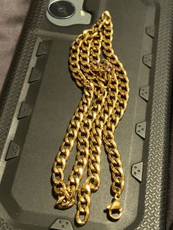 22in Cuban link chain 14kt