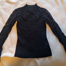 S/M Lace Keyhole Gothic Top