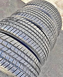 🔆 285 45 R 22 Vendo llantas usadas marca Michelin tires