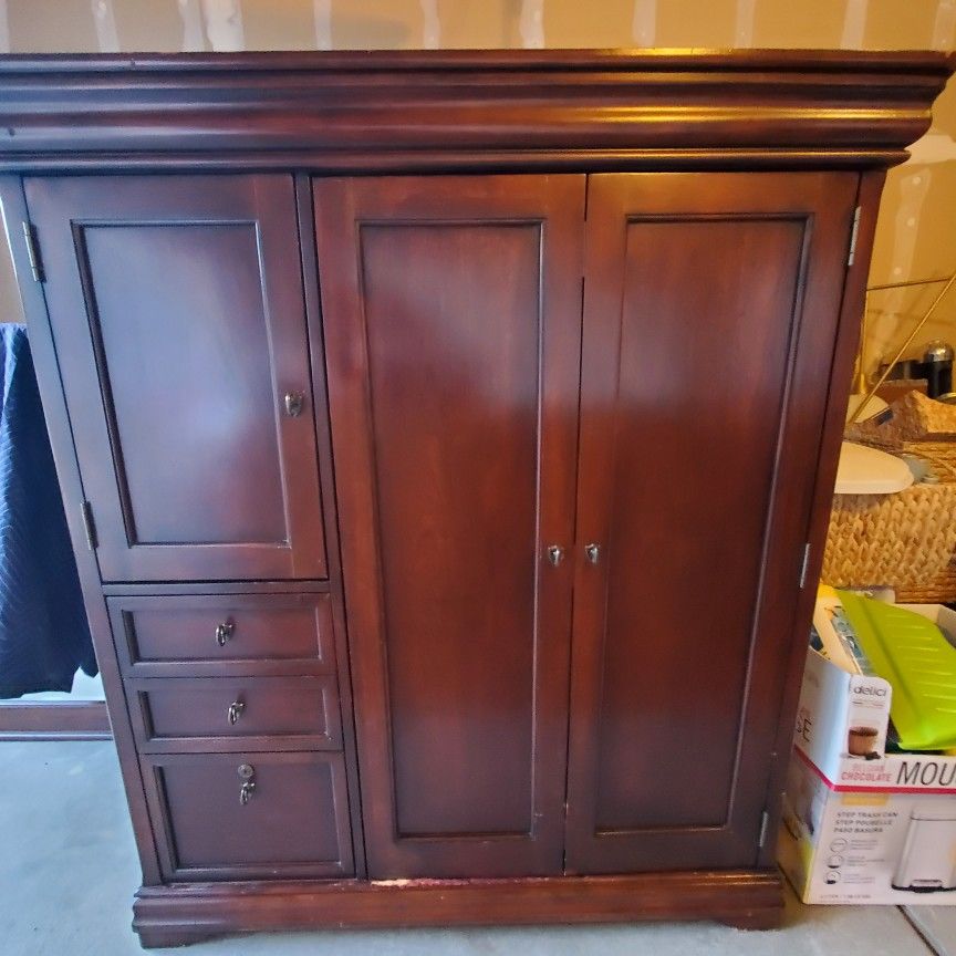 Computer Armoire
