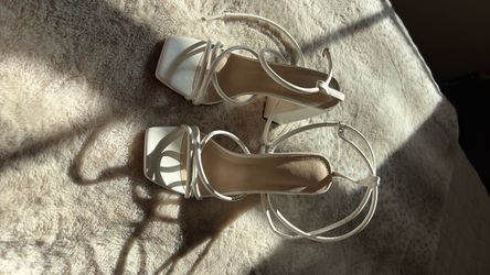 White high heels size 7 in a half