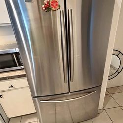 Refrigerator in good conditions