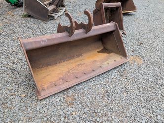 60" Excavator Clean Out Bucket