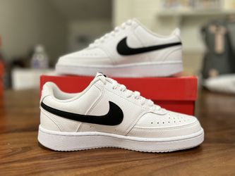 Nike Women’s Court Vision LO NN - Size 7.5