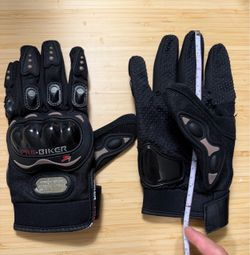 New Black Unisex Motorcycle Gloves - Palm Width 4” to 4.5”, Length 9”. Priced for Fast Sale!