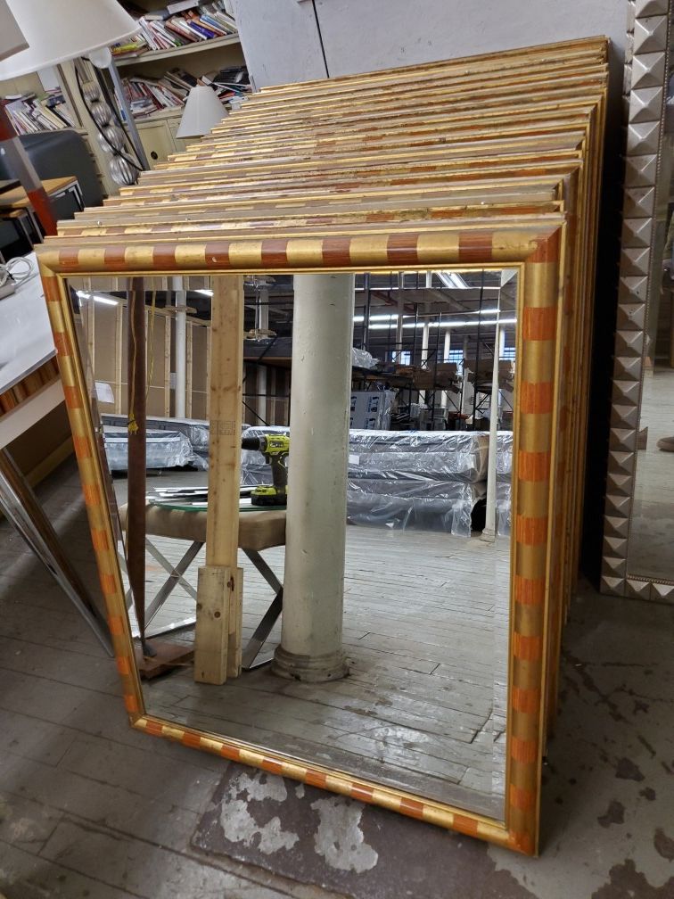 Hotel style mirror in excellent condition