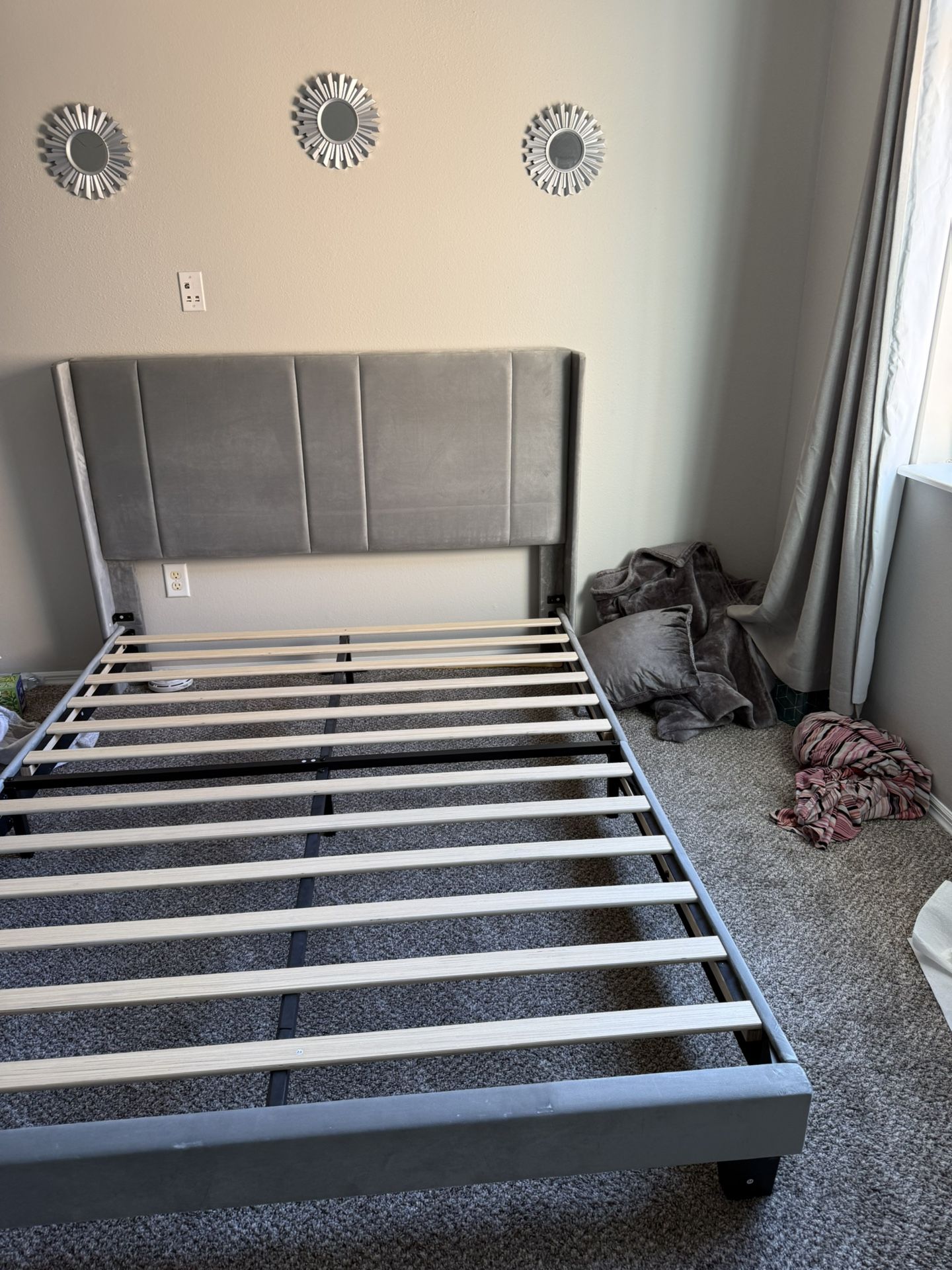 Queen velvet grey bed with bunky board + FREE pillows + throw blanket + 3 wall decorations