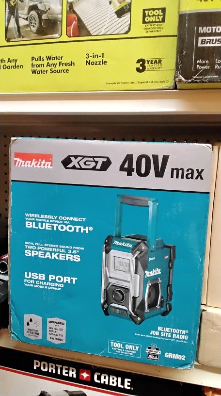 MAKITA XGT 40V MAX BLUETOOTH JOB SITE RADIO (TOOL ONLY]
