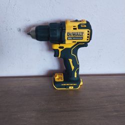 Drill Dewalt BRUSSLLESS MOTOR 