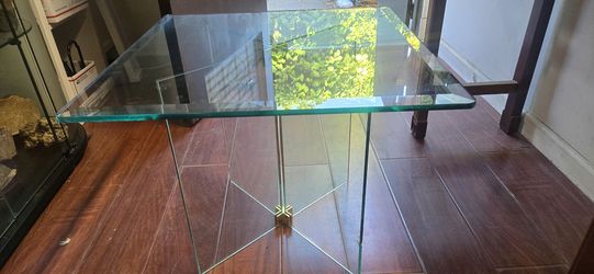 Glass Coffe Table ( 24 x 24 x19 ) Inch - ( Very Good Condition )