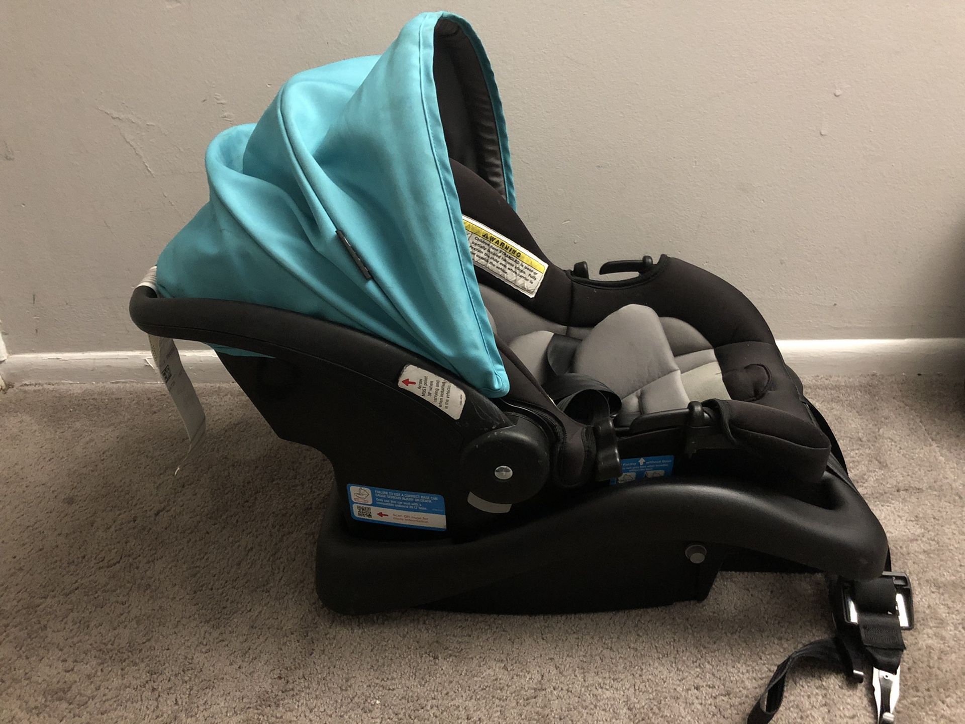 Safety 1st Onboard 35 Infant Car Seat with base