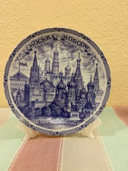 Vintage Moscow Kremlin Blue & White Decorative Collector Plate with Stand