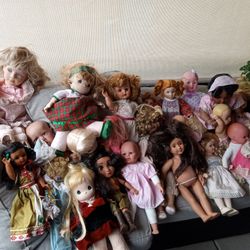 Random Dolls 