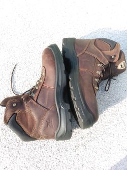 Excellent Condition Size 13 Boots.. Cash Pickup
