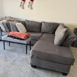 Gray 2 piece couch