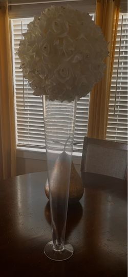 with beautiful flowers with rhinestones Tall vase ‘s  with beautiful flowers with rhinestones