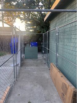 Dog cage 10x5 good conditons