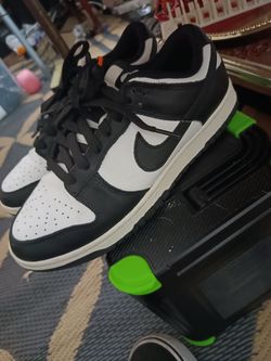 nike dunks size 8 mens baiscally new