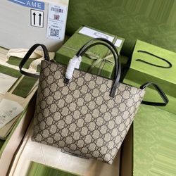 Gucci GG Marmont Traveler Bag