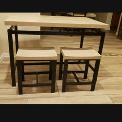 Table W/2 Stools Excellent Condition 