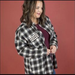 La Miel Women’s oversized flannel size large -New