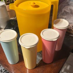 Set De Jarra De 4 Litros Y Cuatro Vasos De Casi Mario Litro Nuevos De Tupperwere 