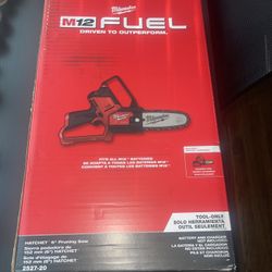 Milwaukee M12 Pruning Saw