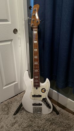 Sire Marcus Miller V8 5-string Electric Bass - White Blonde