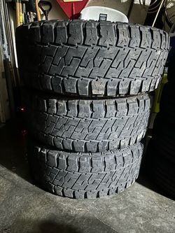 3 Mickey Thompson tires 35/12.50/20 LT