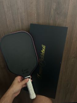 LUZZ Pickleball Paddle - Pro Cannon - Used Once